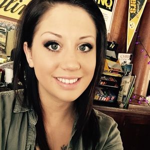 Meet your Posher, Carly